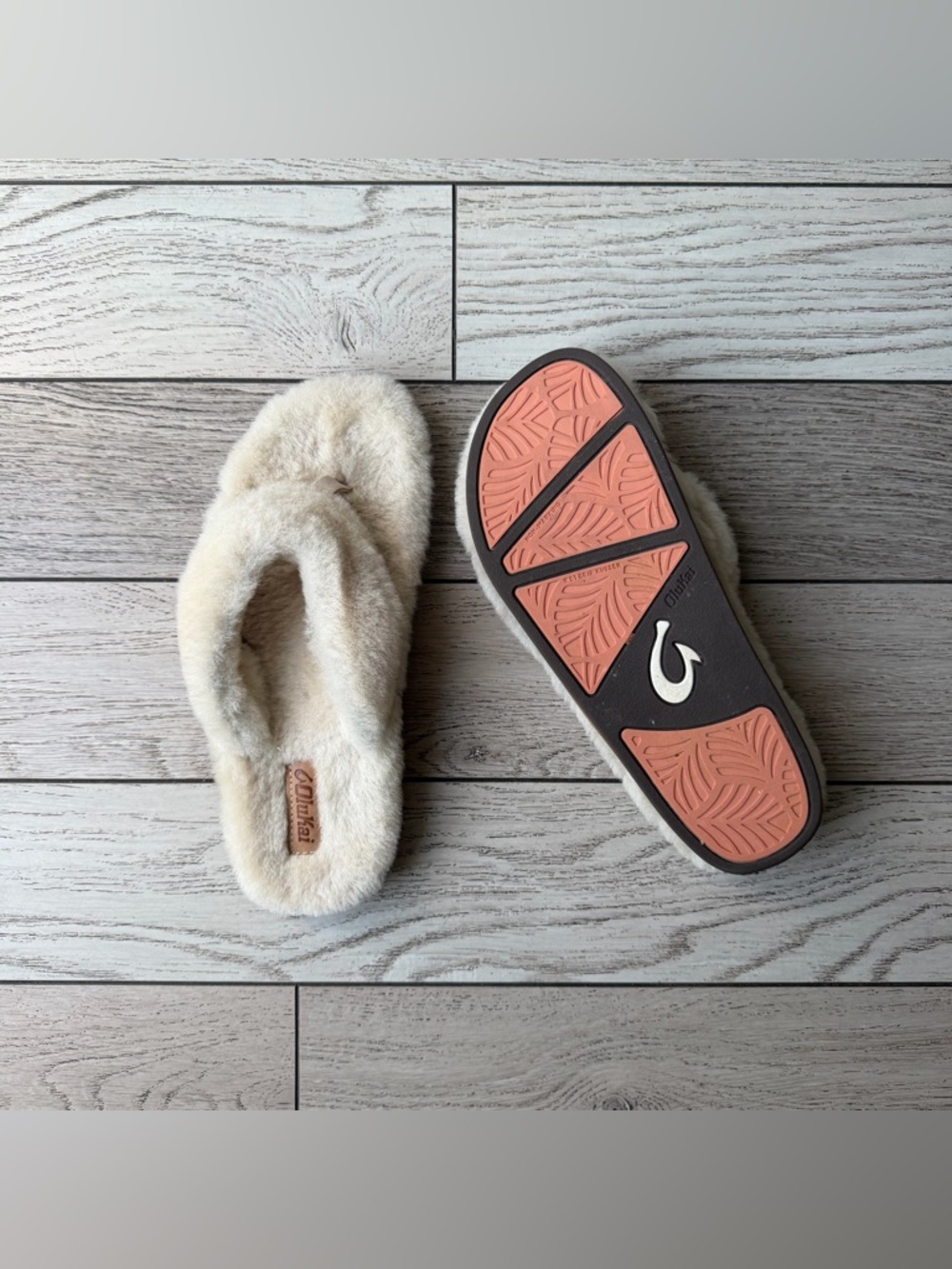 OLUKAI WOMEN'S KĪPE'A HEU TAPA SIZE 7
